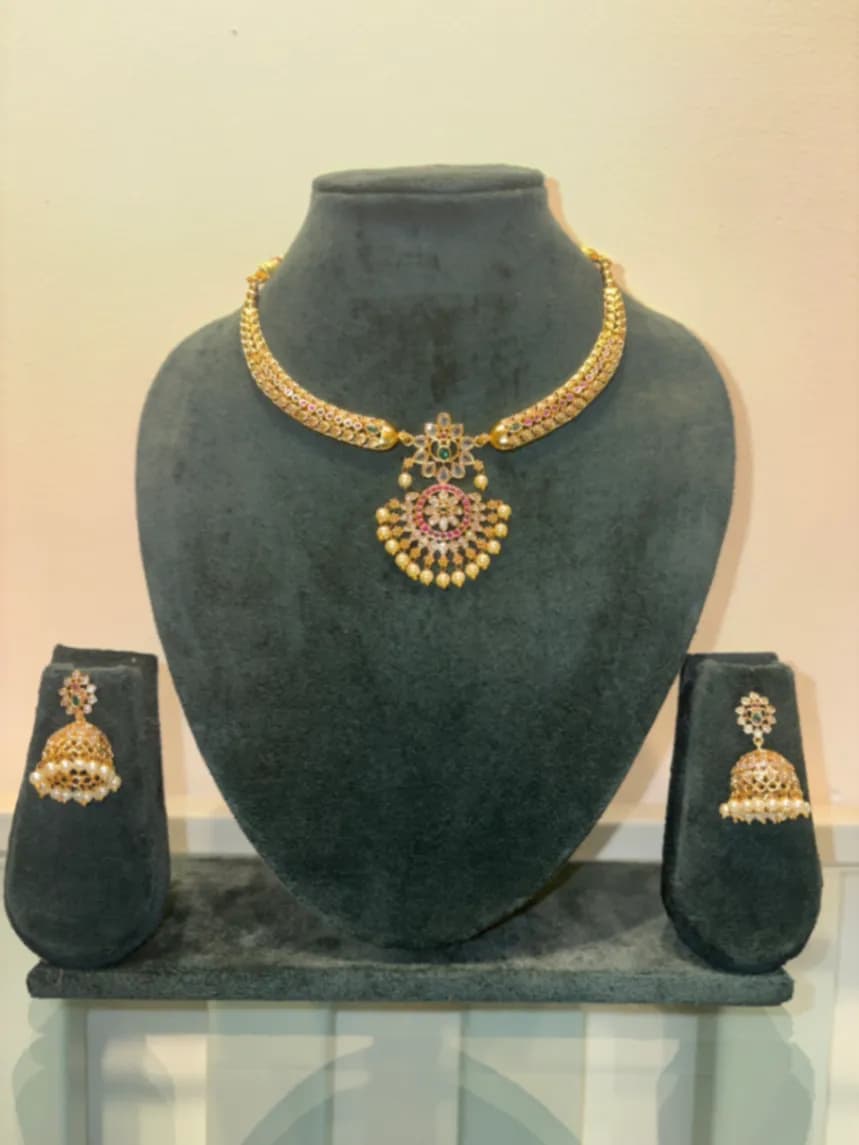 Antique choker 