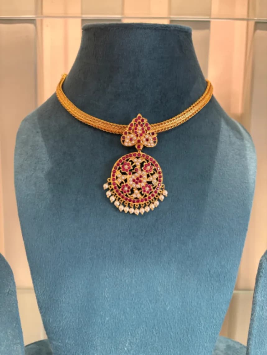 Kempu pendent naan